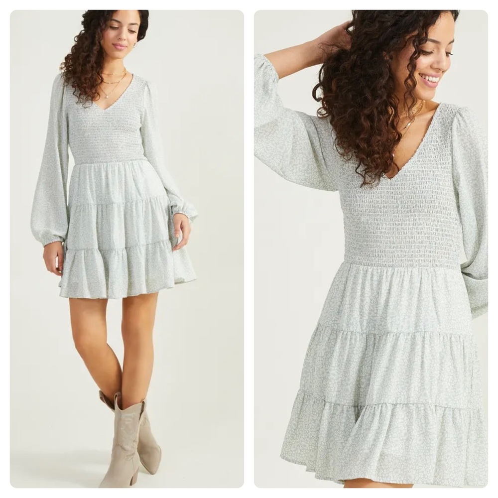 Altar’d state smocked puff sleeve tiered dress EUC